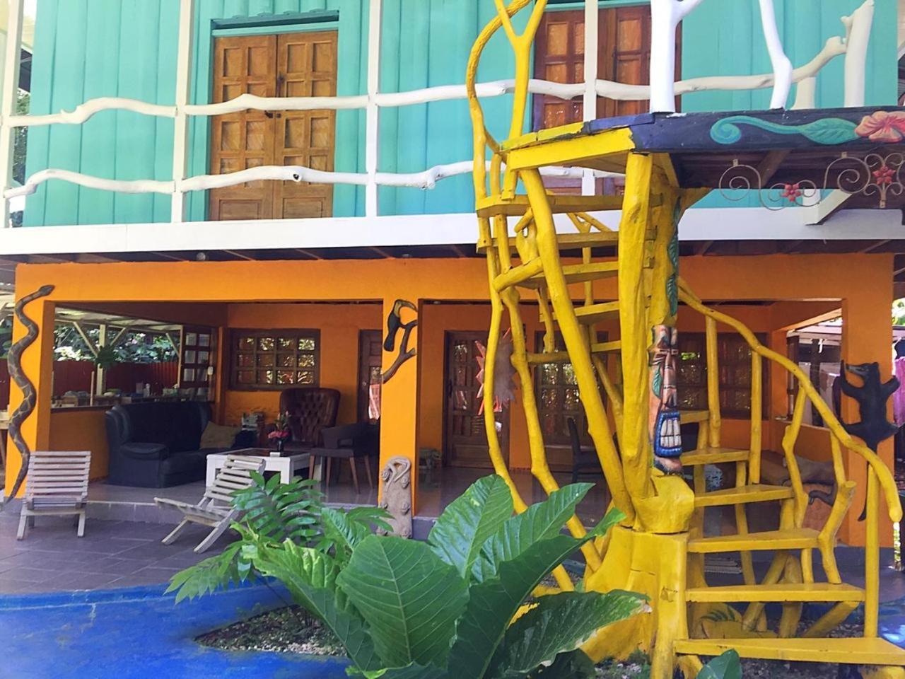 Madre Selva Hostel Puerto Viejo de Talamanca Eksteriør bilde