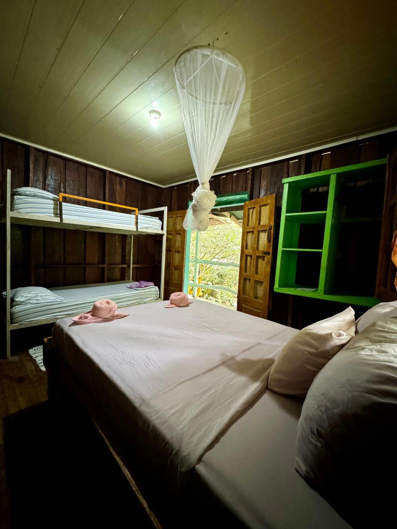 Madre Selva Hostel Puerto Viejo de Talamanca Eksteriør bilde
