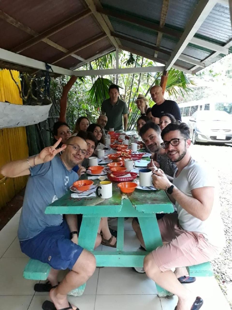 Madre Selva Hostel Puerto Viejo de Talamanca Eksteriør bilde