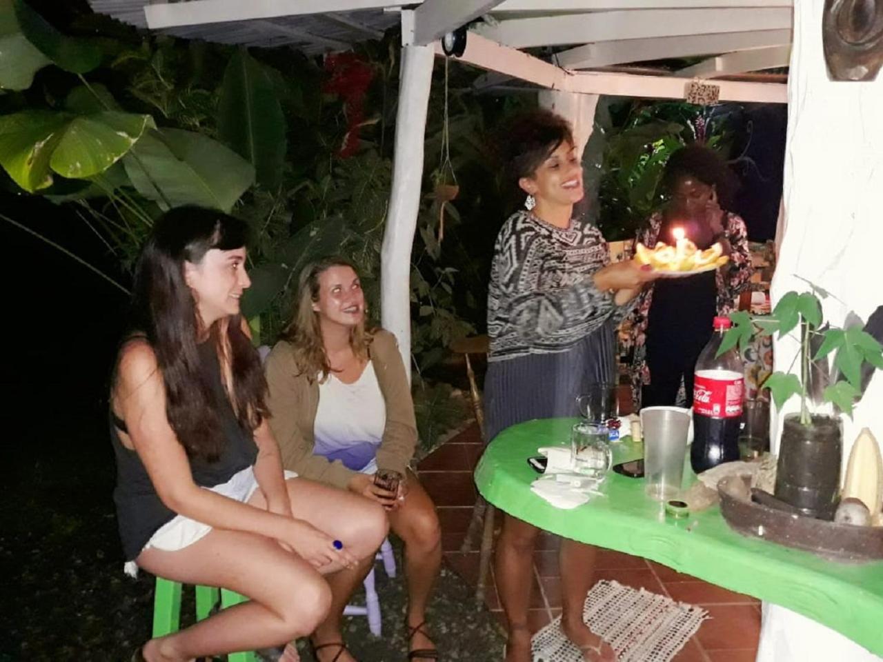 Madre Selva Hostel Puerto Viejo de Talamanca Eksteriør bilde